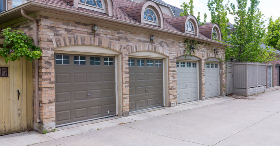 Broken garage door repair Greenwich